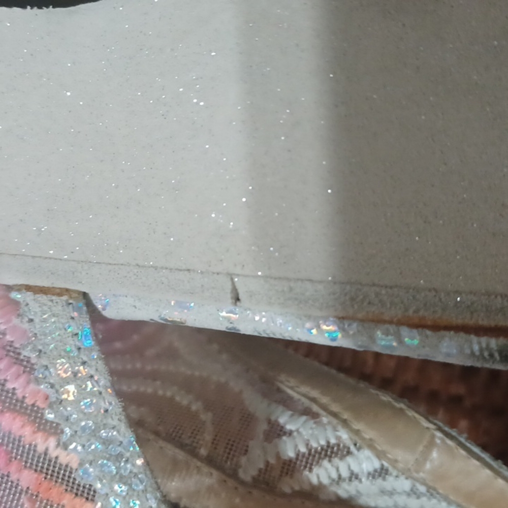 Shoes - Picture 8 of 9